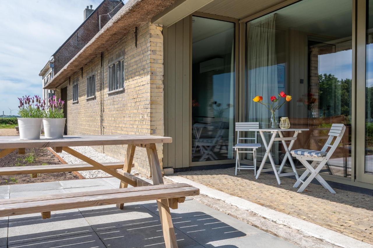 Appartement De Dageraad In Monumentale Boerderij Kimswerd Buitenkant foto