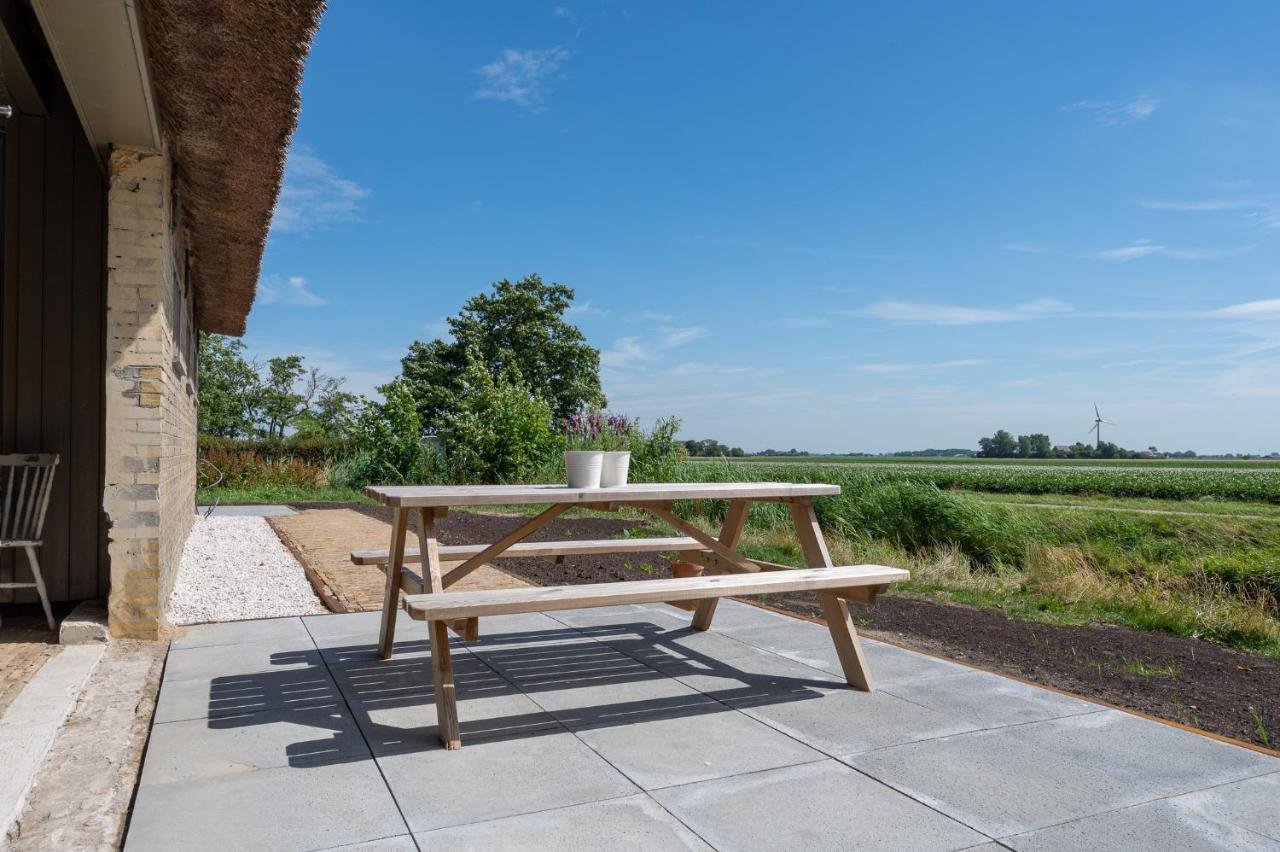 Appartement De Dageraad In Monumentale Boerderij Kimswerd Buitenkant foto